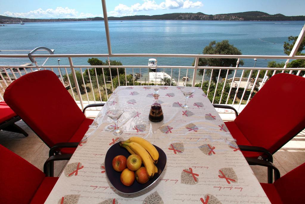 Gem Of The Sea Luxury Beach Apartment With Brand New Heating Infinity Pool Trogir Exterior photo